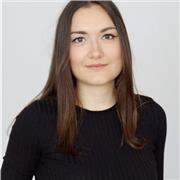 Docente di ruolo, offre ripetizioni di latino e italiano per studenti liceali e universitari.